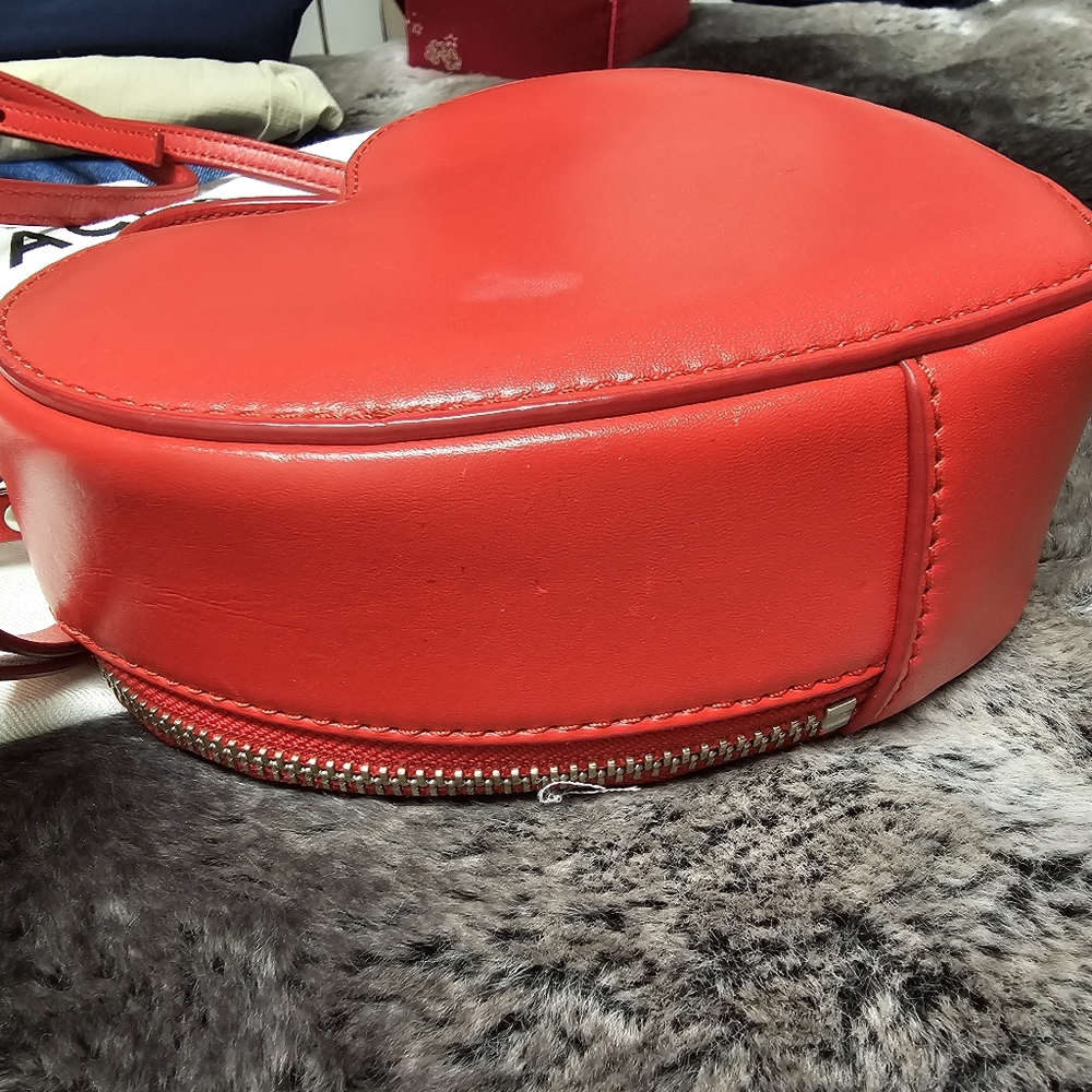 Marc Jacobs Heart Shaped purse - Picture 11 of 16
